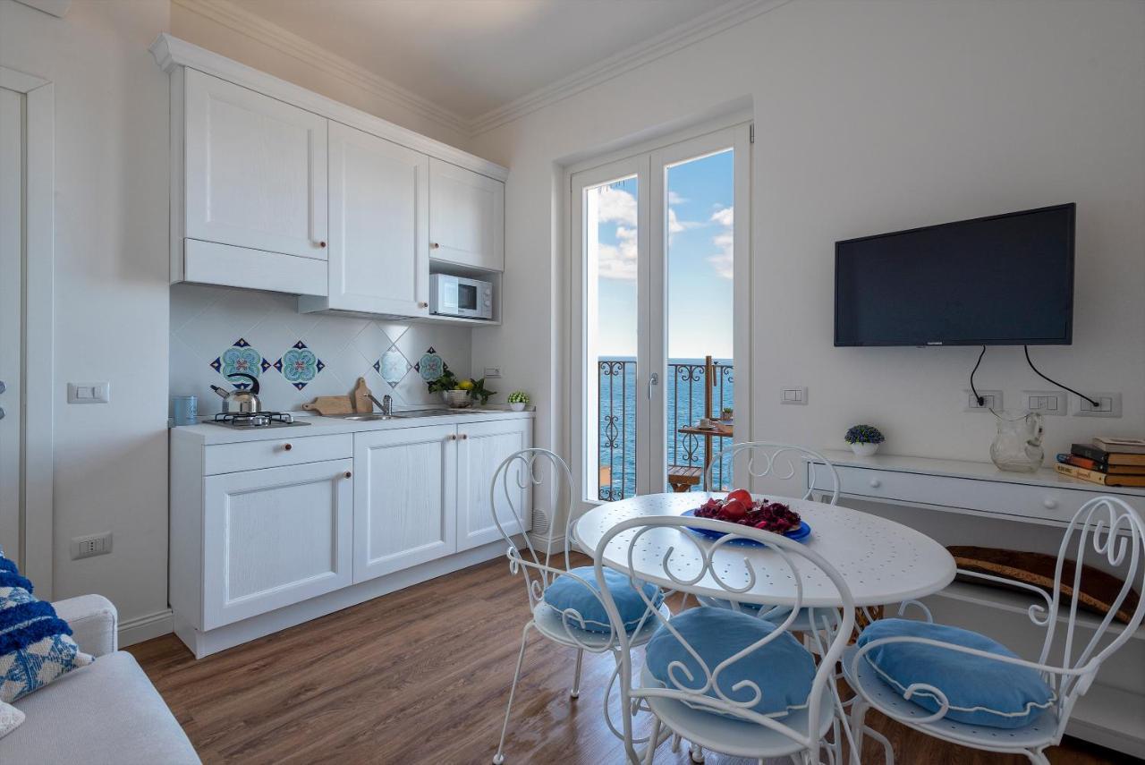 “Cielo E Mare”, Casetta Nel Cuore Del Borgo Antico / “Sky & Sea”, Charming In The Heart Of Old Village Castelsardo Exterior foto