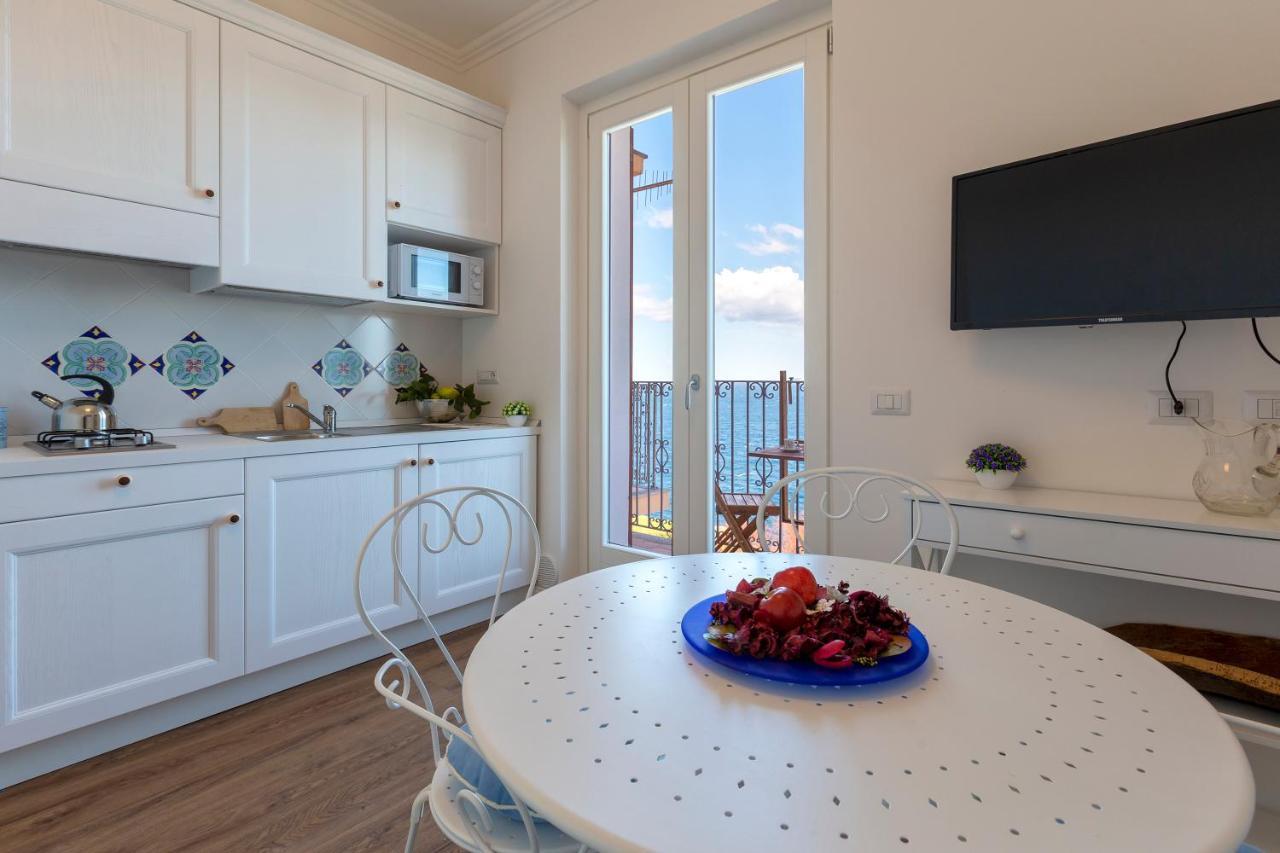 “Cielo E Mare”, Casetta Nel Cuore Del Borgo Antico / “Sky & Sea”, Charming In The Heart Of Old Village Castelsardo Exterior foto